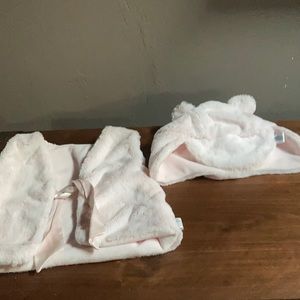 Little giraffe vest and hat